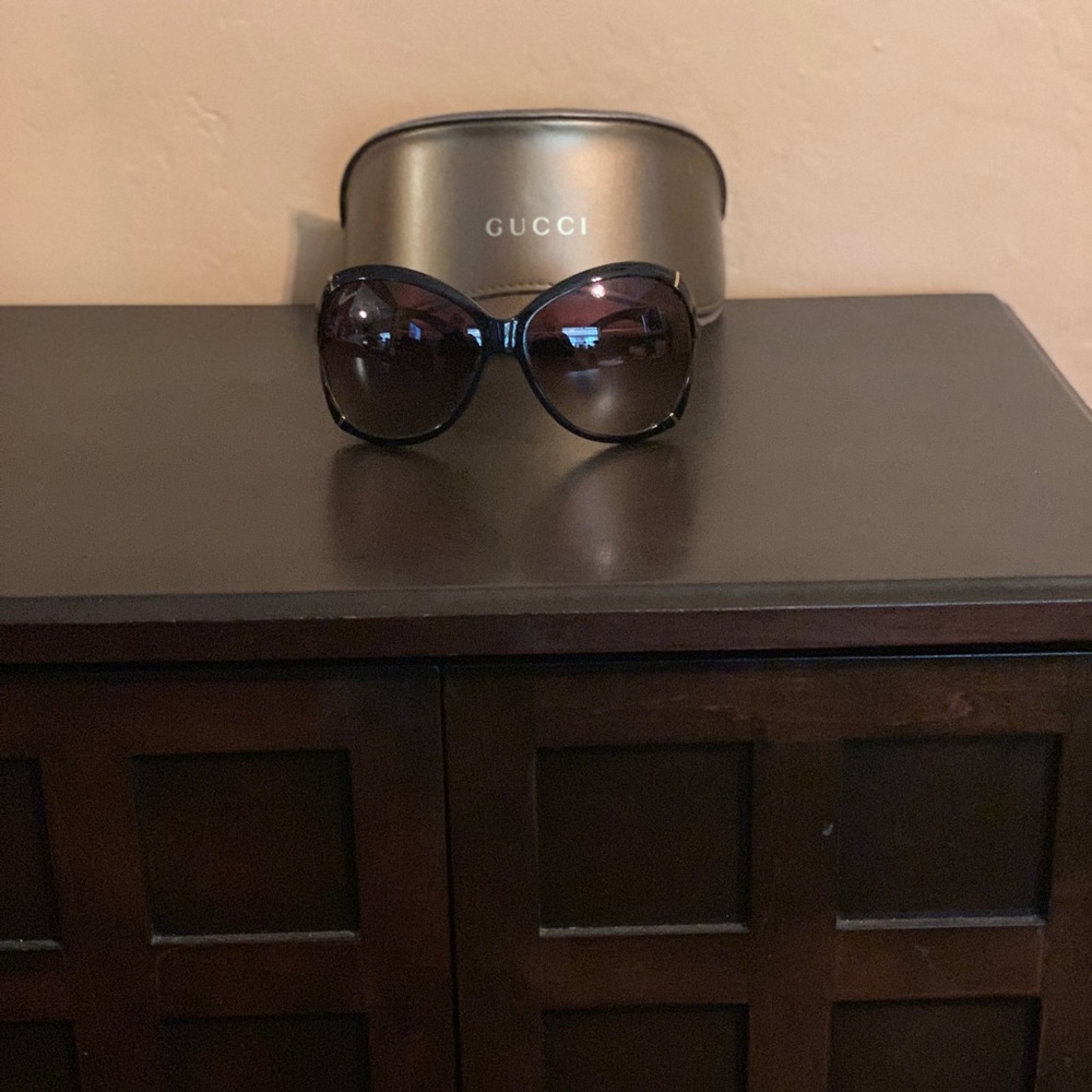 Authentic Black Gucci Bamboo Sunglasses!